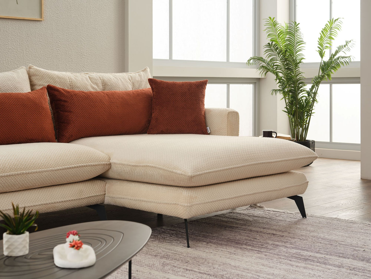 Mitra Elite Chaise Lounge