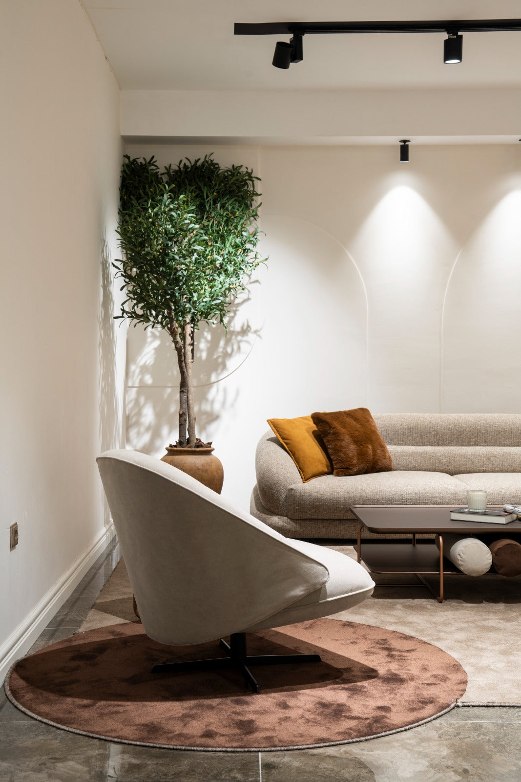 Ponyo Signature Curved Seating