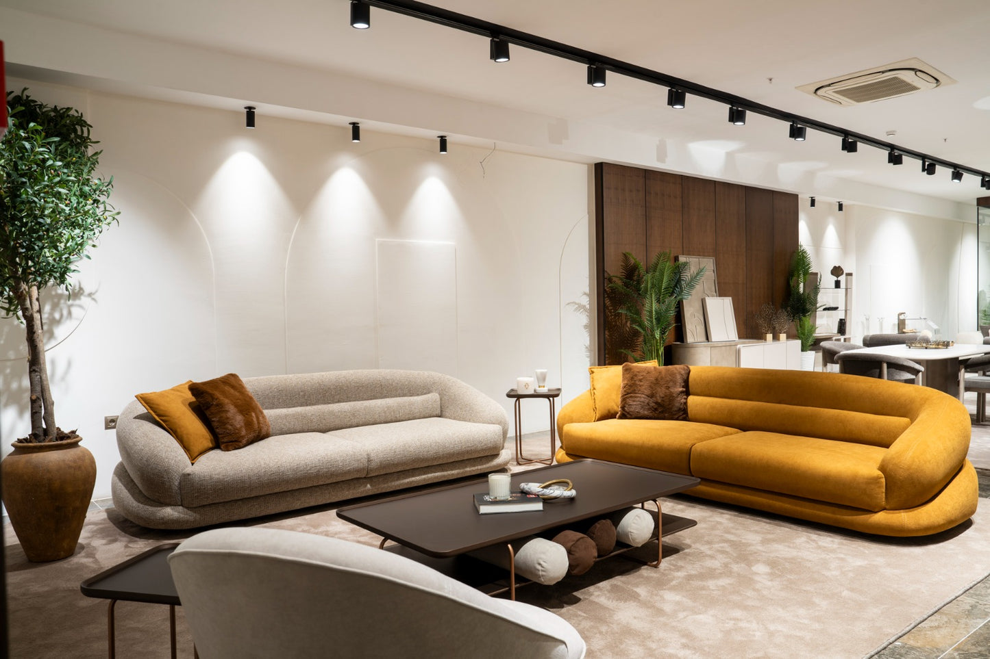 Ponyo Signature Curved Seating