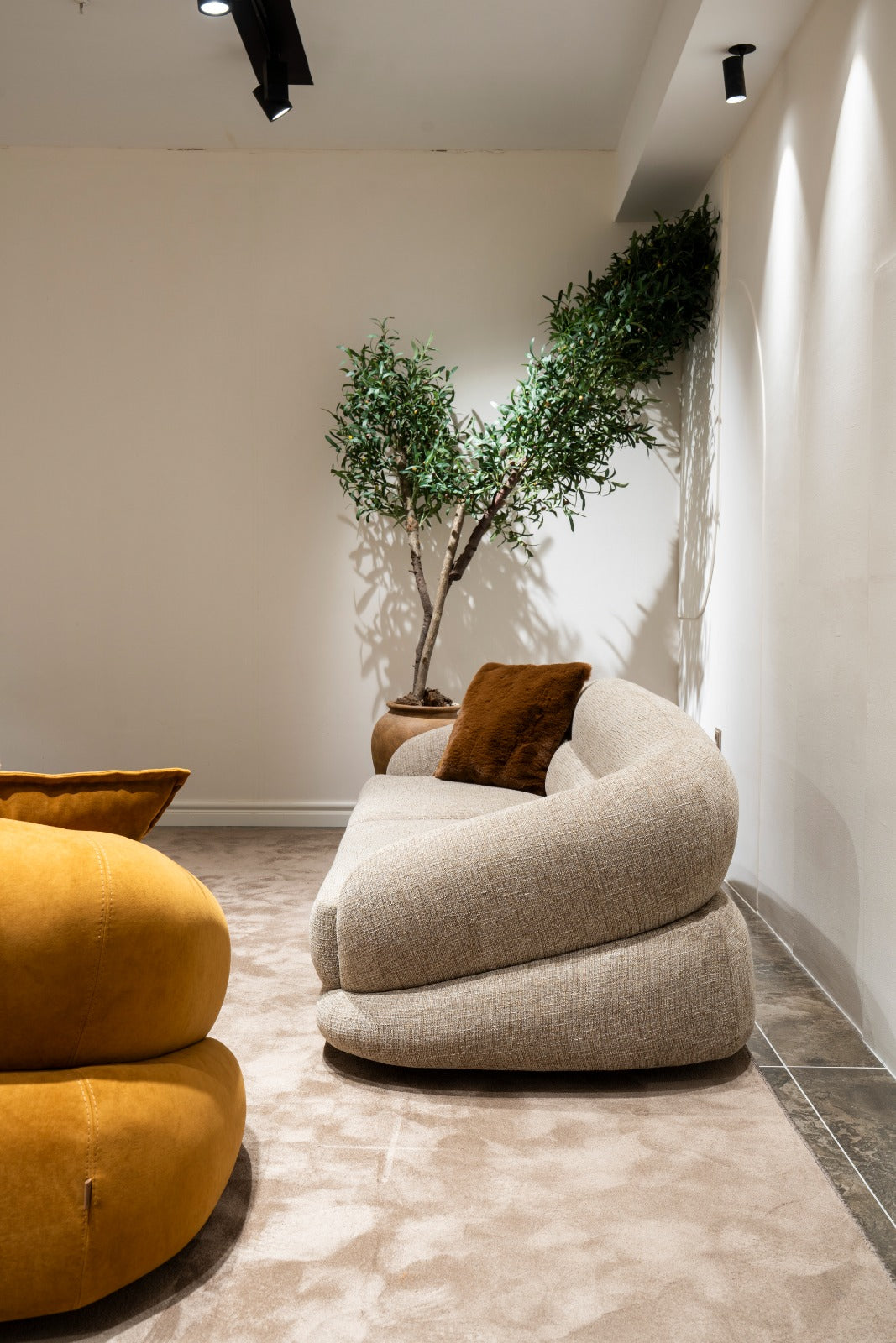 Ponyo Signature Curved Seating